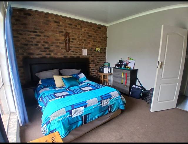4 BEDROOM FREESTANDING FOR SALE IN SUNAIR PARK